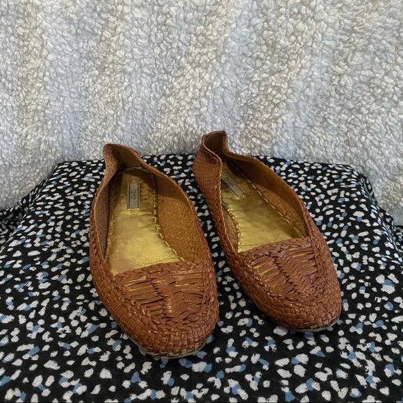 Vintage Woven Tan Prada Flats - Picture 5 of 5